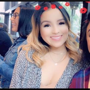 Meet your Posher, Perla